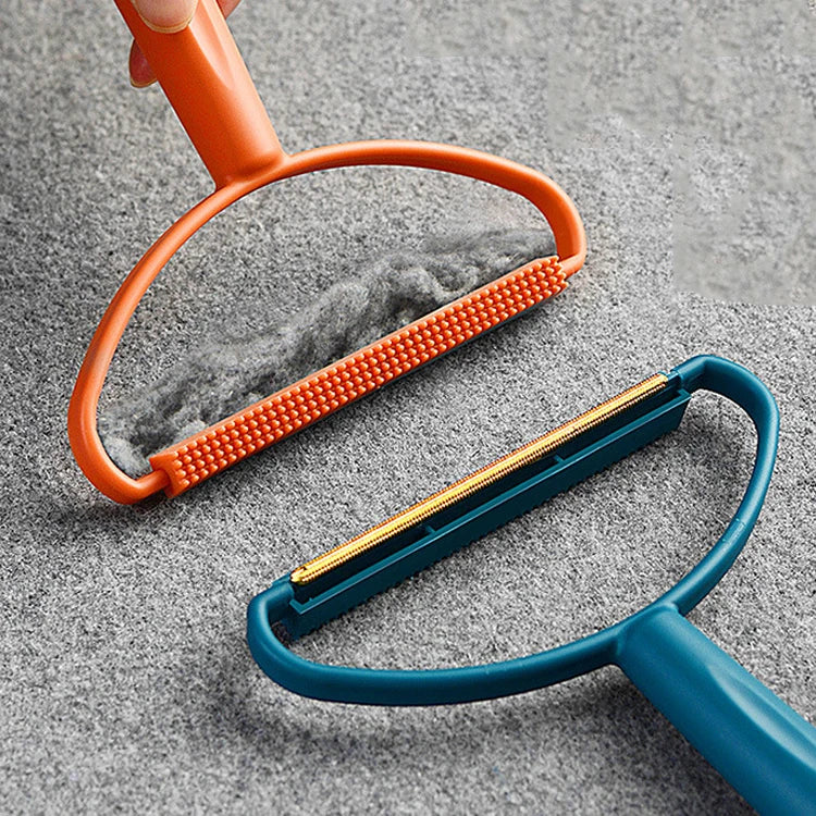 Brosse anti-poils double face, utilisation sur textile